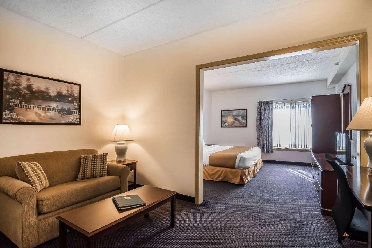 Quality Inn & Suites Albany Airport Latham Exterior photo